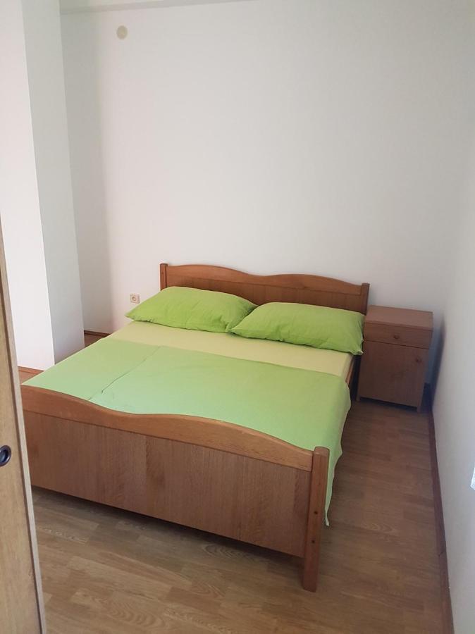 Apartmani Anita Malinska Bagian luar foto