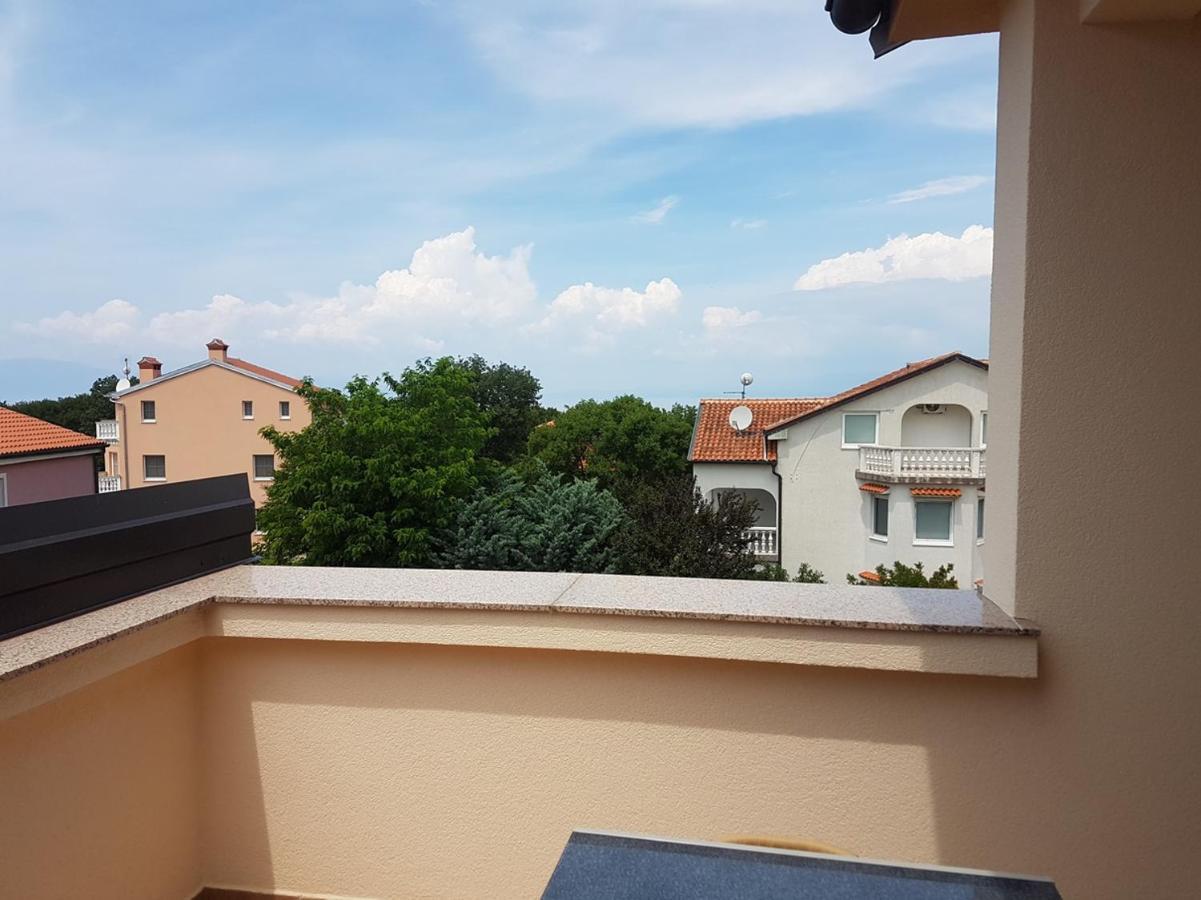 Apartmani Anita Malinska Bagian luar foto