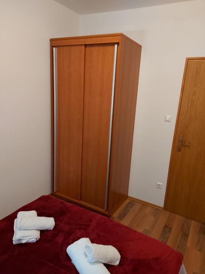 Apartmani Anita Malinska Bagian luar foto