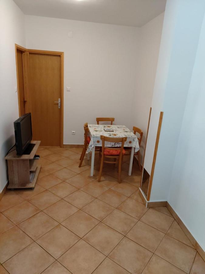 Apartmani Anita Malinska Bagian luar foto