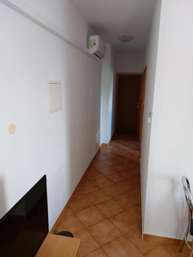 Apartmani Anita Malinska Bagian luar foto