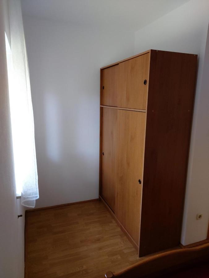 Apartmani Anita Malinska Bagian luar foto